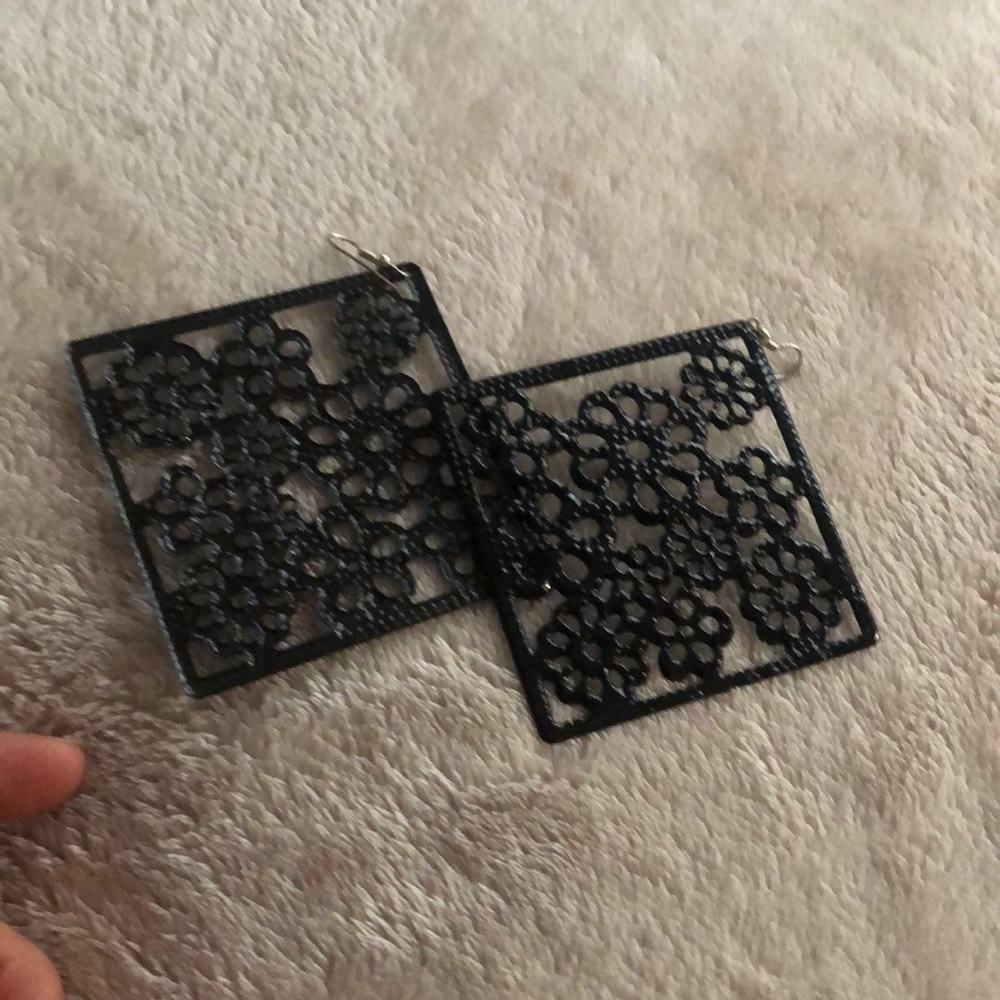 Chic Earrings - New